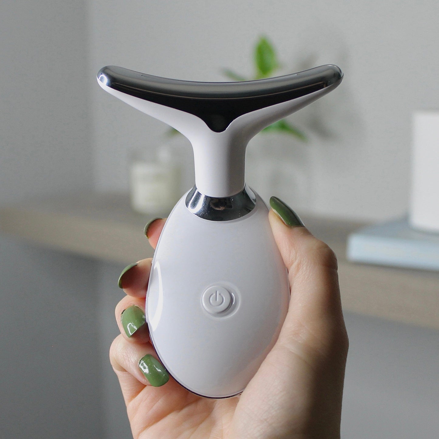 Massageador Facial com Led Terapia MicroGlow™ 3 em 1 - Acaba com Manchas, Impurezas e Papada (ÚLTIMAS UNIDADES)